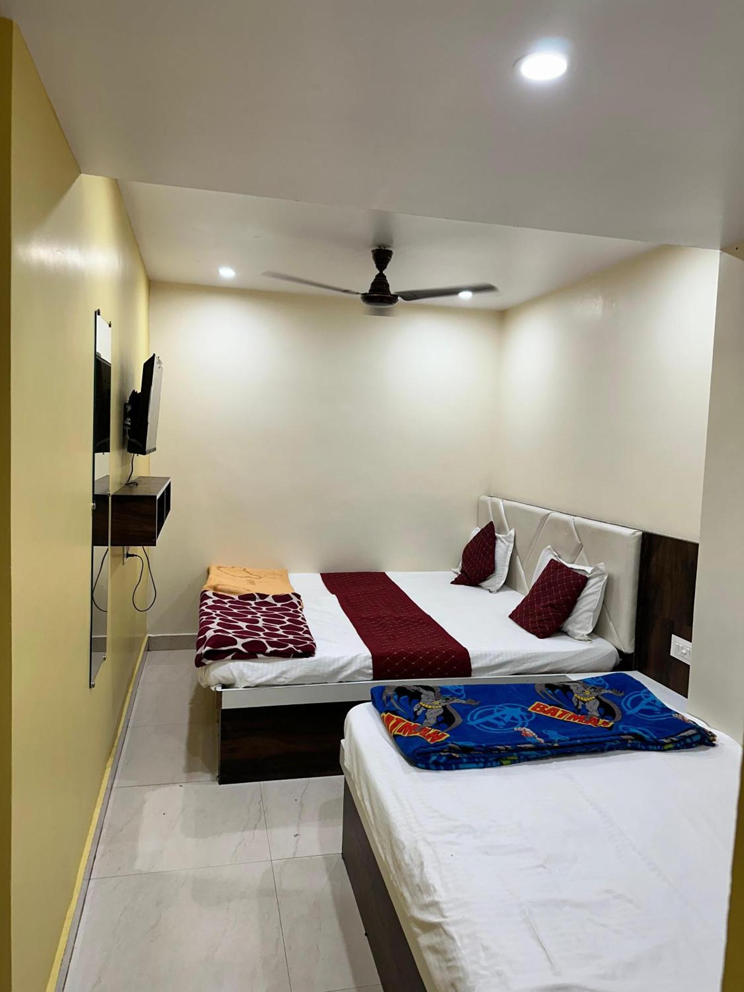 Cable Car Hotel Varanasi Bagian luar foto